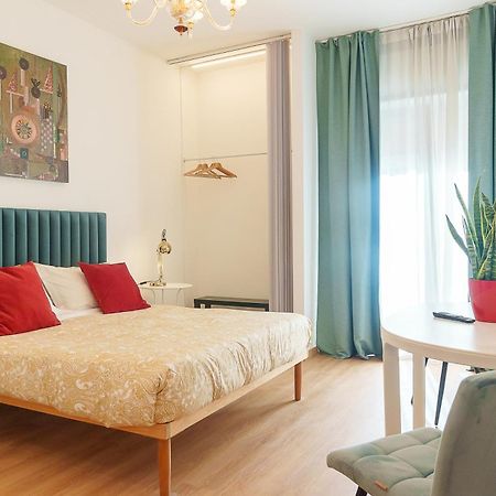 Via Prospero Petroni 9 - Bari Stazione - Hotel Kültér fotó